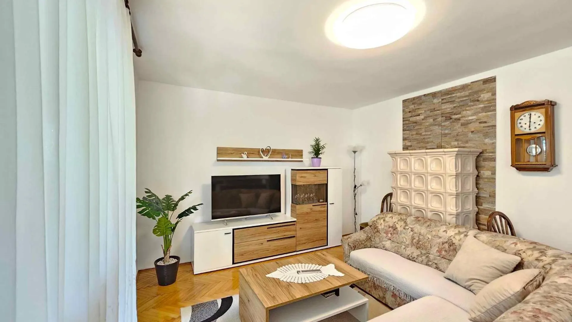 Apartment In Novi Vinodolski 15492