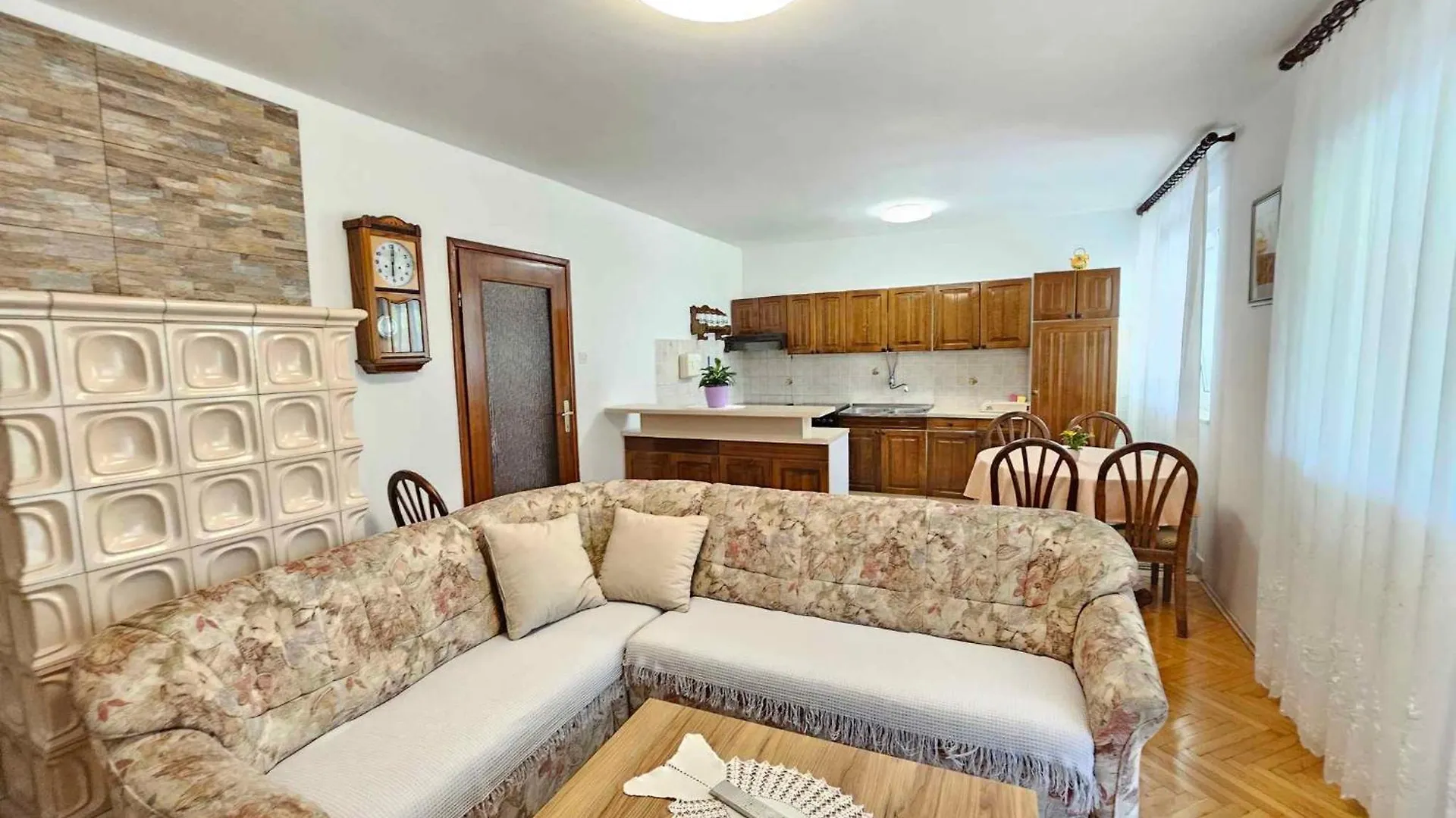 Apartment In Novi Vinodolski 15492